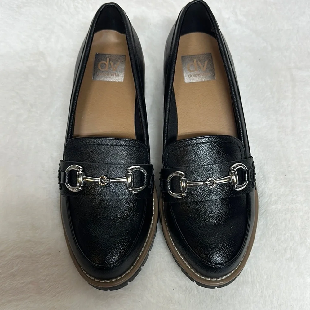 DV by Dolce Vita Black Flats for Effortless Style